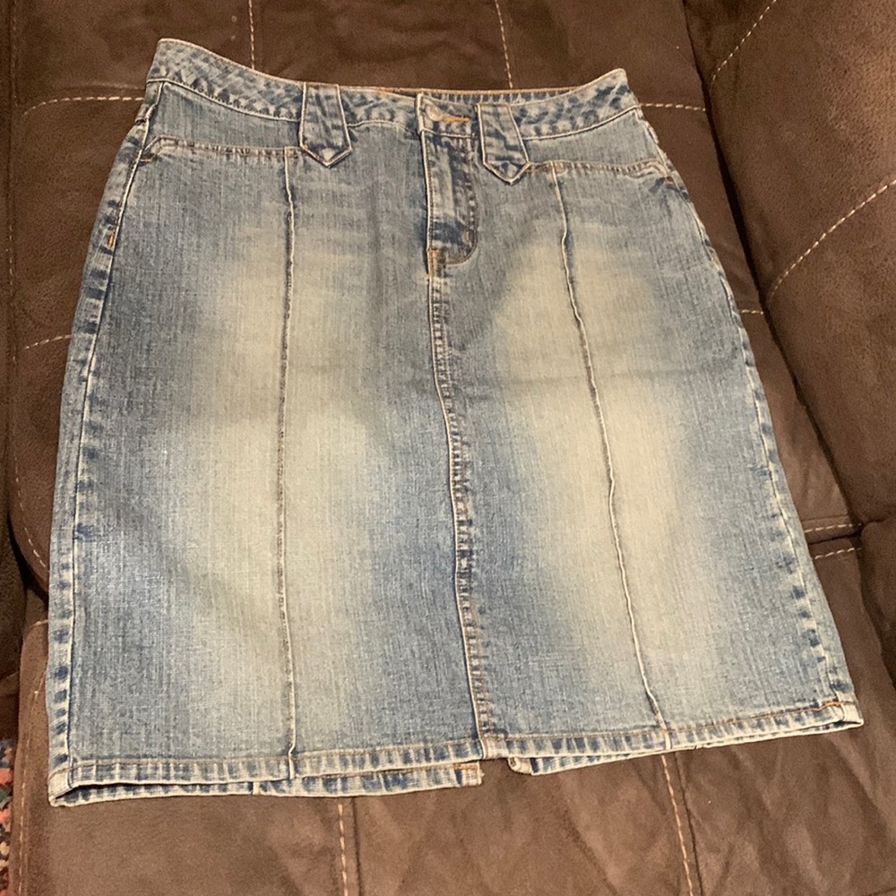 No boundaries stretch jean skirt